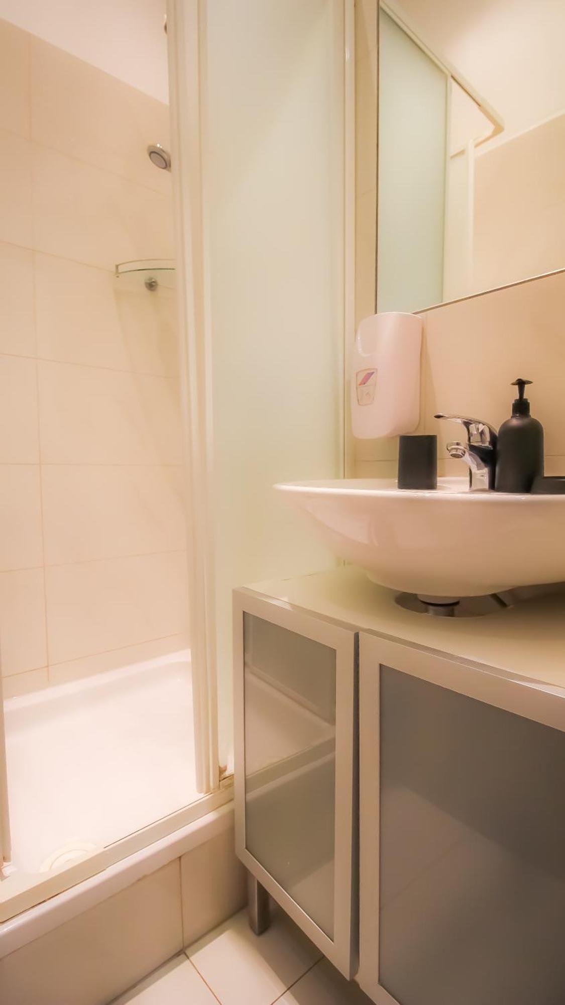 Deluxe Apartment 5P Mm A Вена Экстерьер фото
